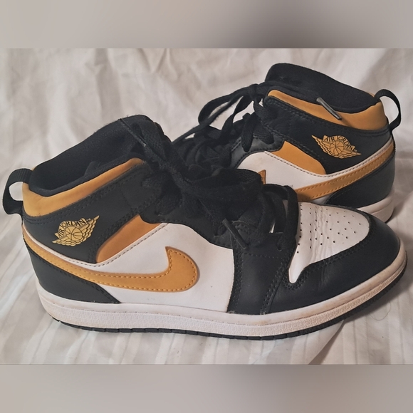 2Y Air Jordan 1 - Picture 1 of 13